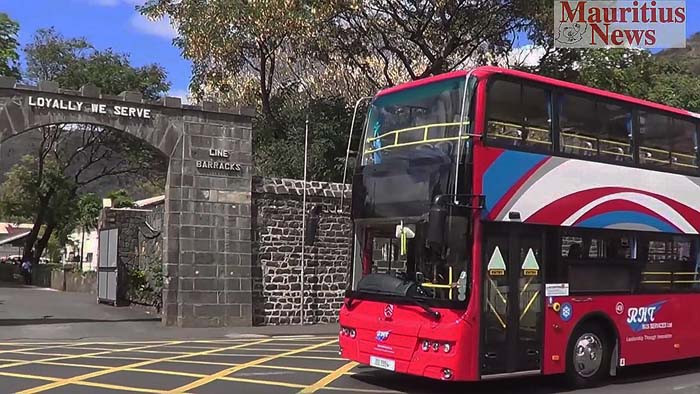 金旅：新雙層公交首現(xiàn)毛里求斯
