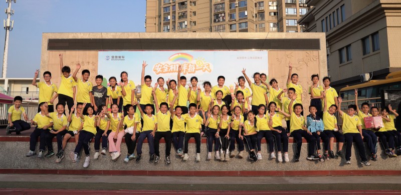 別開生面！廈門這場“沉浸式”安全課，校車、消防車都開來了