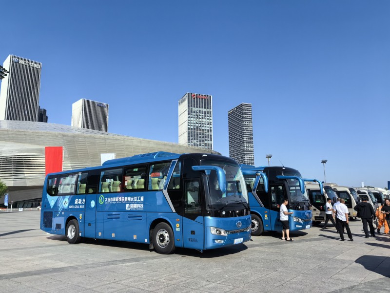 金旅氫燃料電池客車助力2024年大連夏季達沃斯論壇綠色出行
