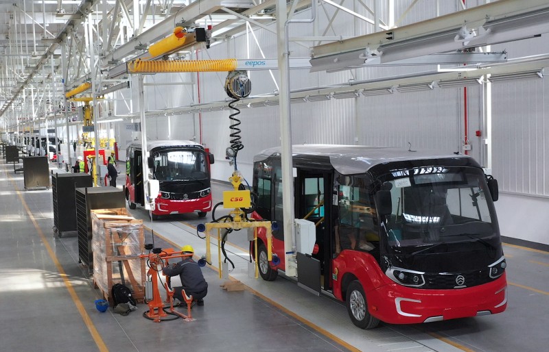 金旅客車加“數”跑  從“制造”邁向“智造”