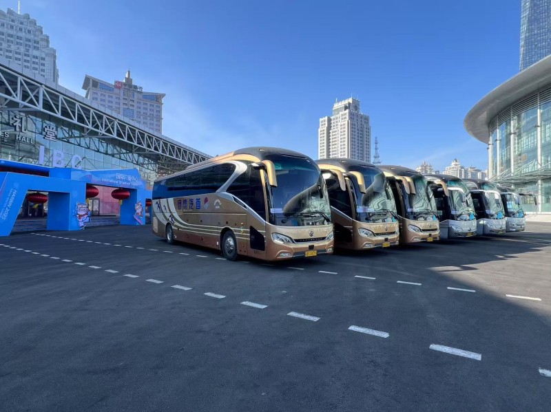 金旅客車：馳騁冰雪，服務亞冬
